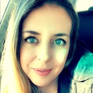 Meet your Posher, Courtney